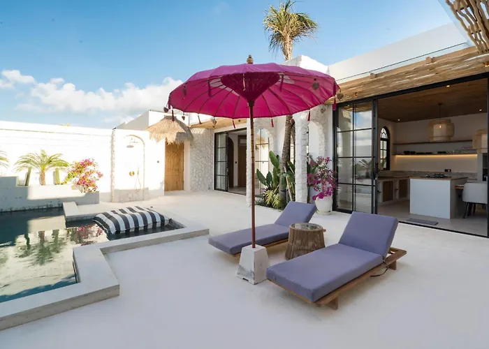Cosmo - By Yolla Hospitality Villa *